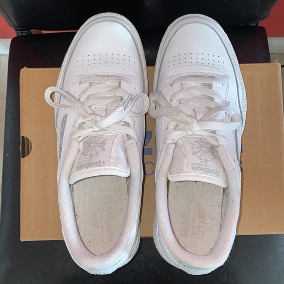 Reebok Classic - Picture 2 of 9